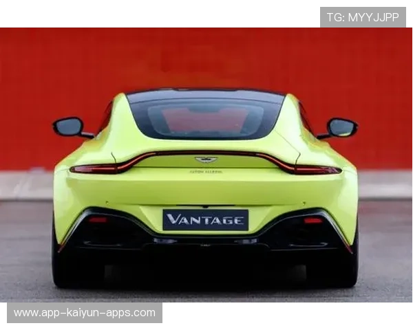 赛车车胎冒烟却仍在加速——极限与激情的燃烧时刻