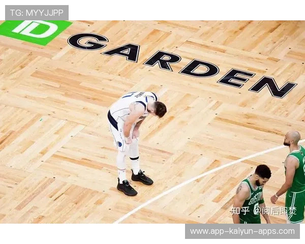 随着里夫斯拒绝提前续约湖人,詹姆斯未来或迎大变局:三大策略预演 随着里夫斯拒绝提前续约湖人,詹姆斯未来或迎大变局:三大策略预演