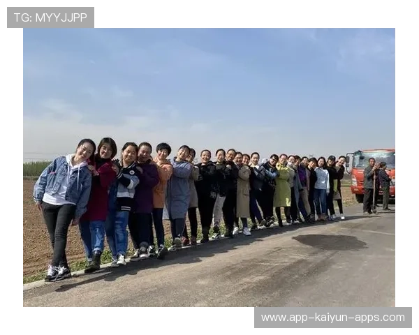 世界登山青年生态摄影主题征稿启动：作品征集进行中，青年登山活动